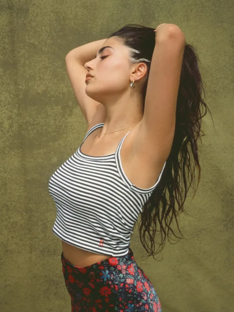 Women Réalisation Par Baby Tank - Bande