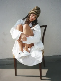 Women Réalisation Par Real Beanie - Honeybee