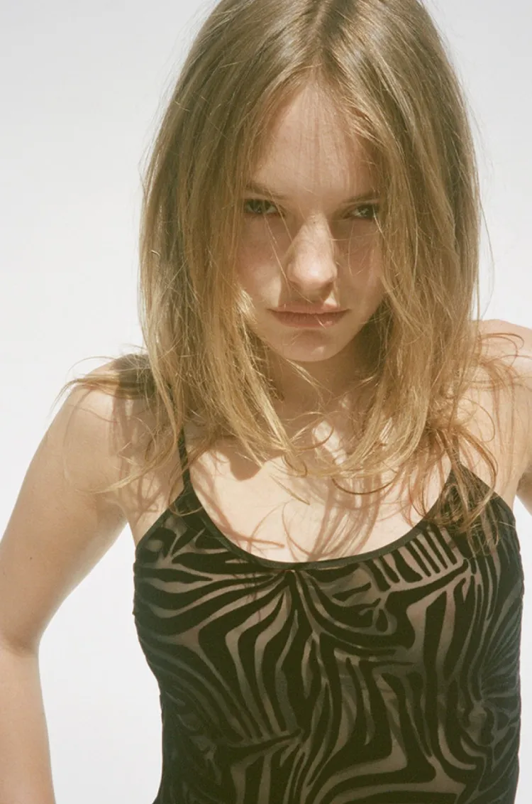 Women Réalisation Par The Amber - Zebra