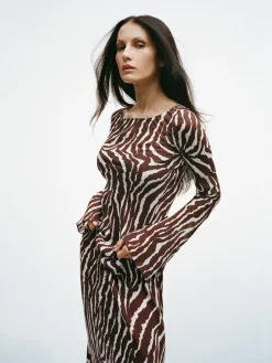 Women Réalisation Par The Gia - Animal