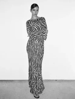 Women Réalisation Par The Gia - Animal