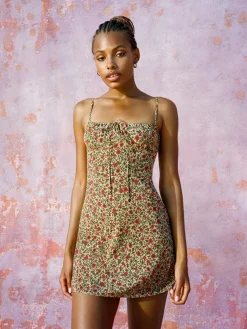Women Réalisation Par The Inez - Dahlia