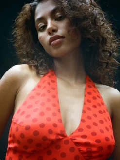 Women Réalisation Par The Leila - Aura