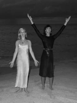 Women Réalisation Par The Owens - Voodoo