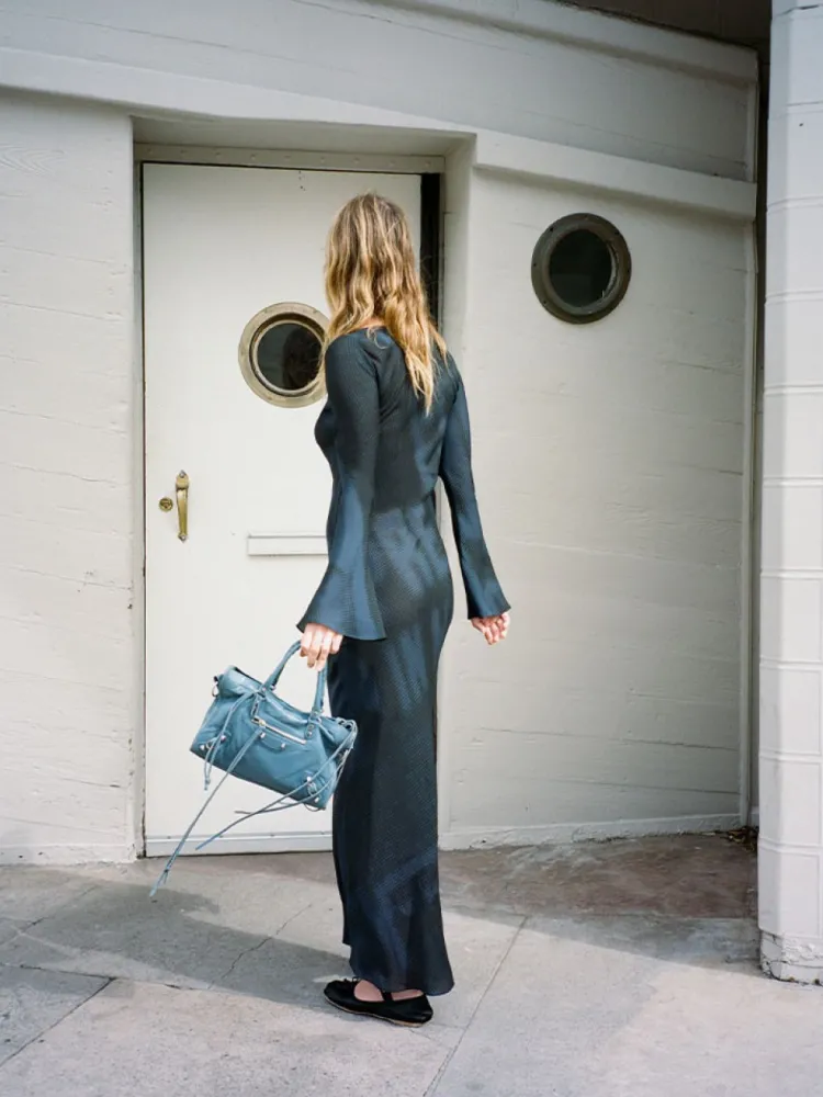Women Réalisation Par The Priscilla - Blue Moon